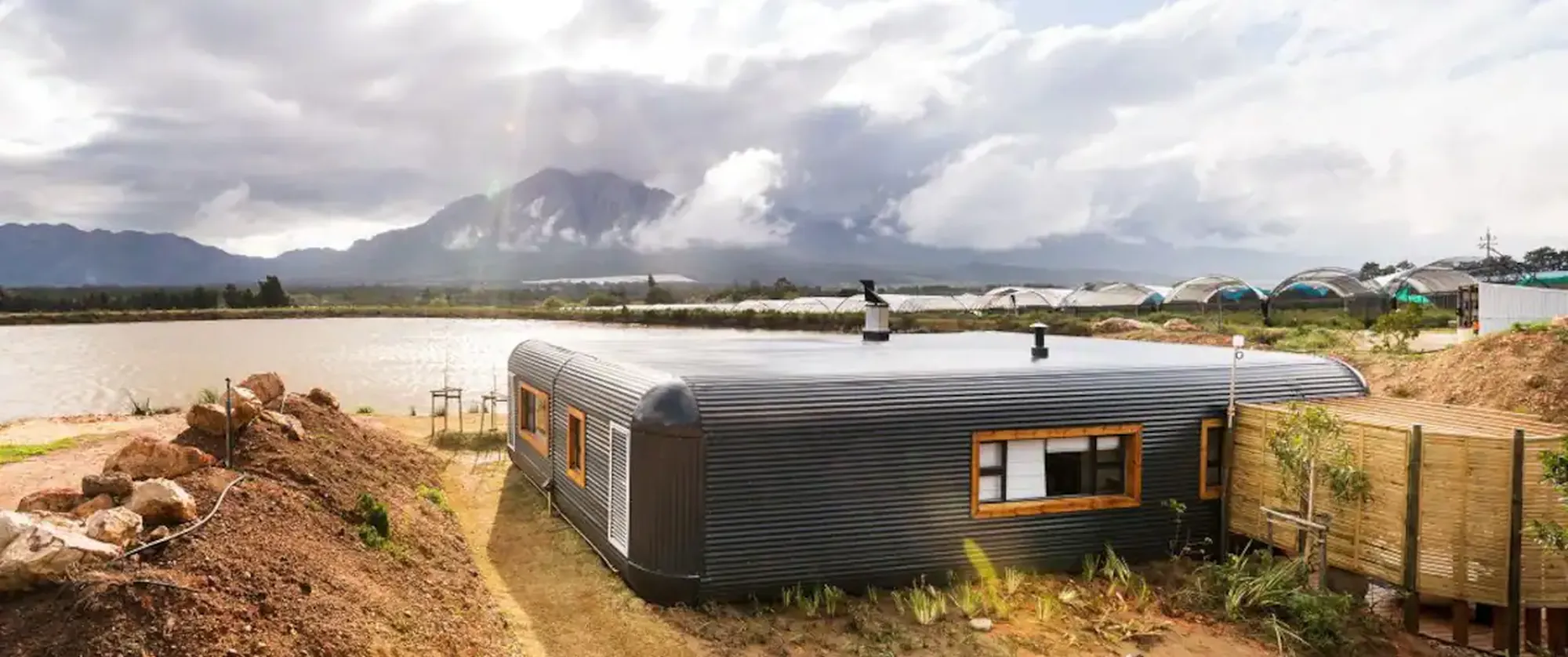 Couple Pod 1 Couple Pod 1