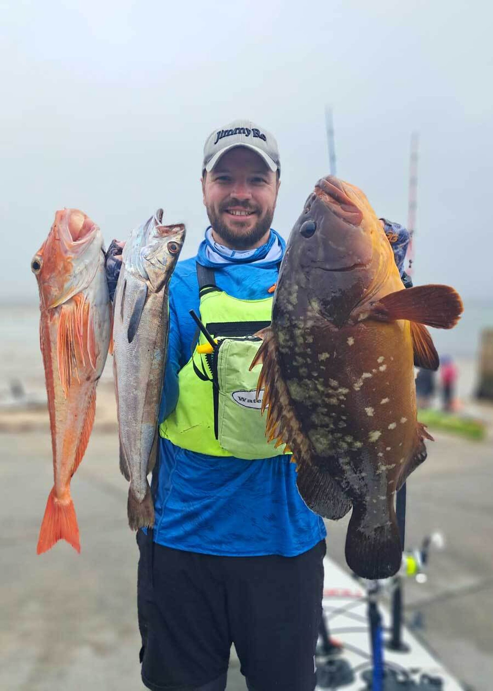 Stilbaai Kayak Classic 2025 angler with fish2 Stilbaai Kayak Classic 2025 angler with fish2